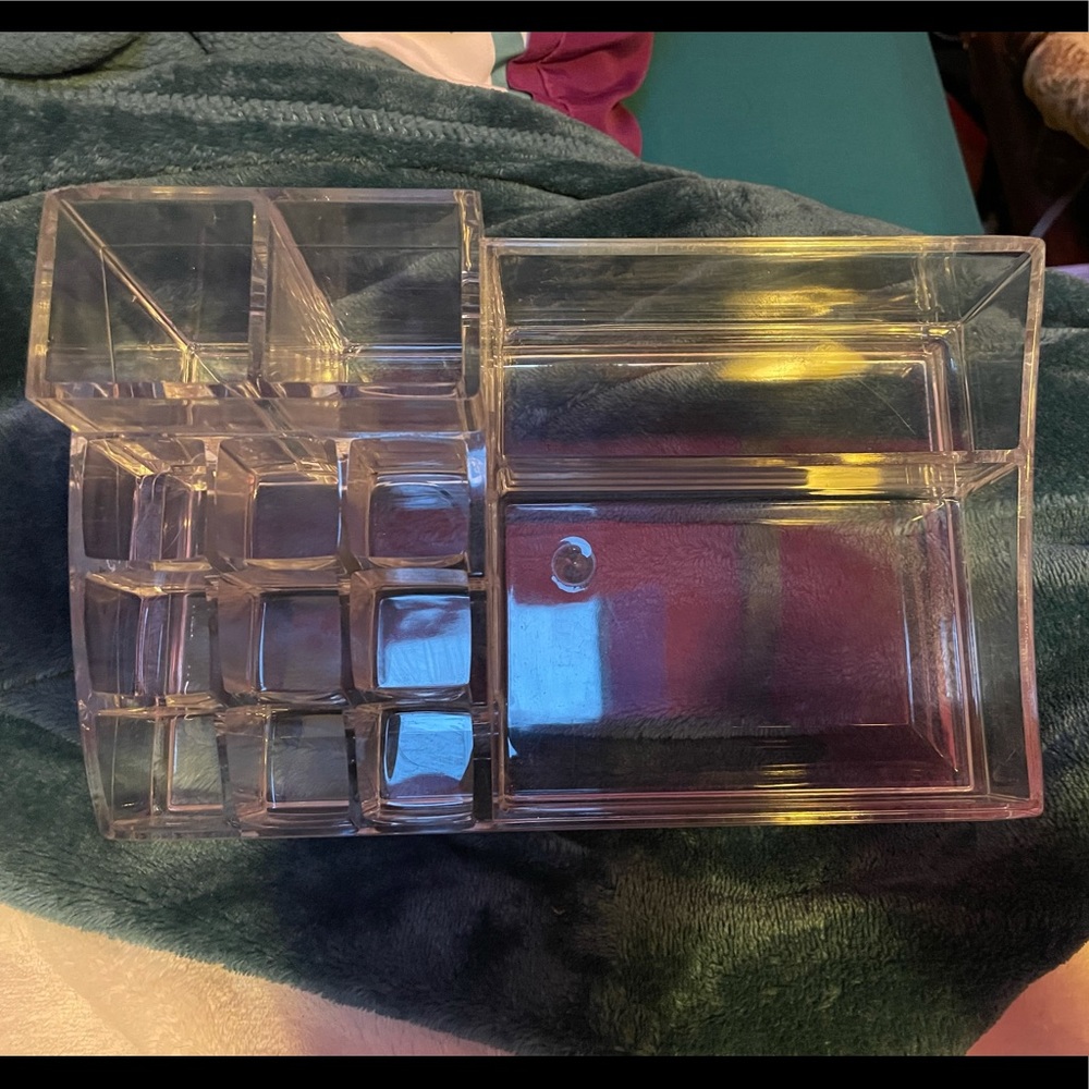 Makeup organizer